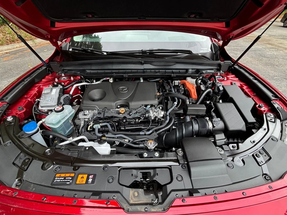 2025 Mazda CX-50 - Image 29 of 31