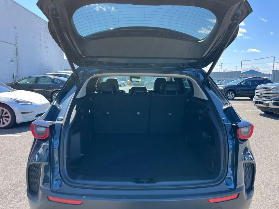 2025 Mazda CX-50 - Image 28 of 31
