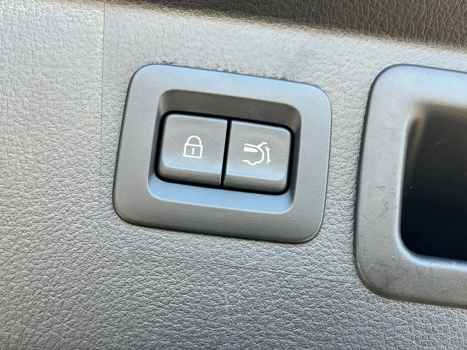 2025 Mazda CX-50 - Image 19 of 31