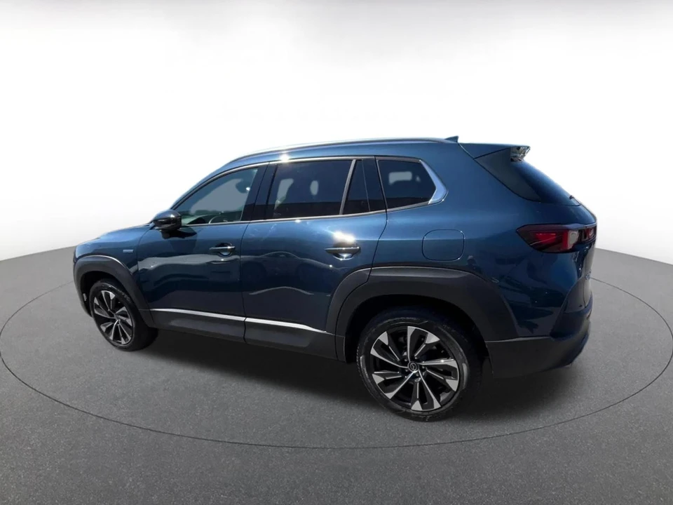 2025 Mazda CX-50 - Image 8 of 31