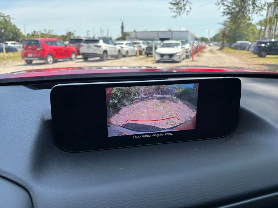 2025 Mazda CX-50 - Image 22 of 31