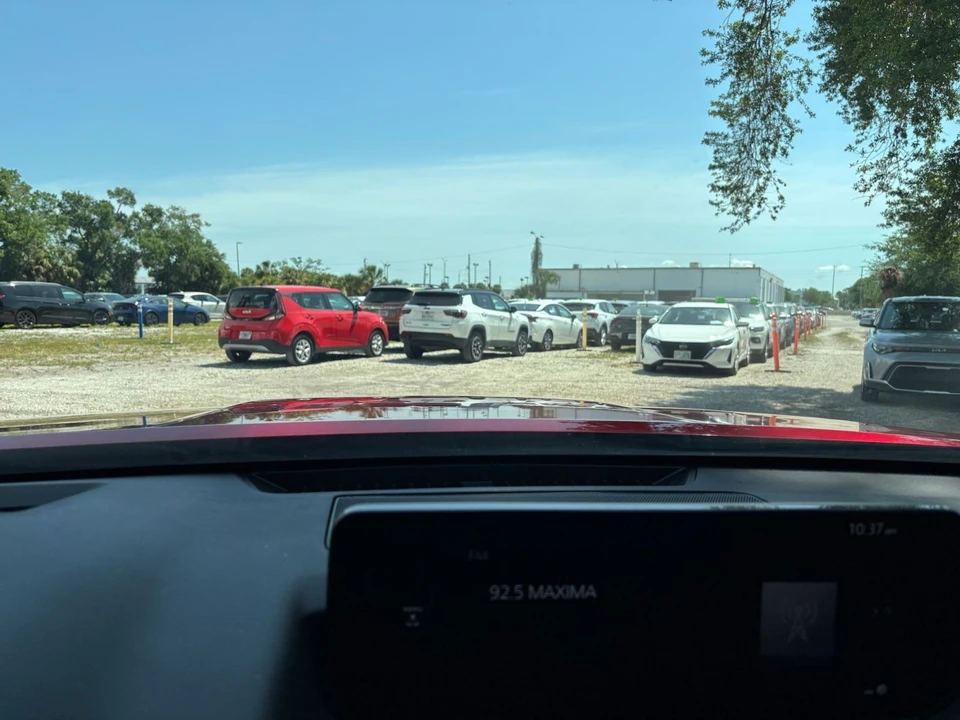 2025 Mazda CX-50 - Image 14 of 31