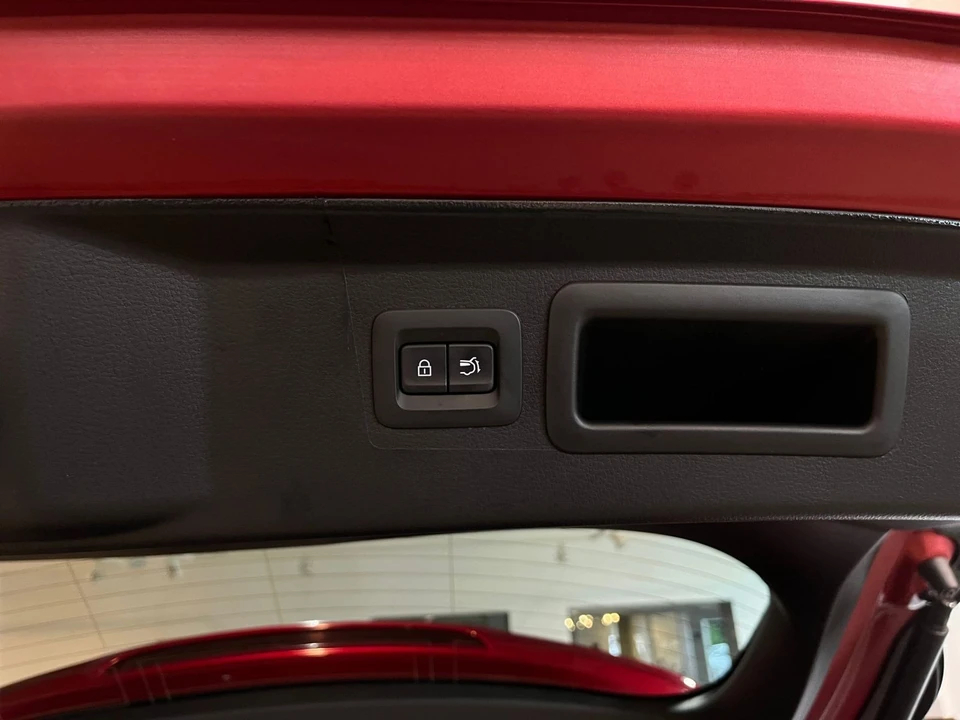2025 Mazda CX-50 - Image 25 of 31