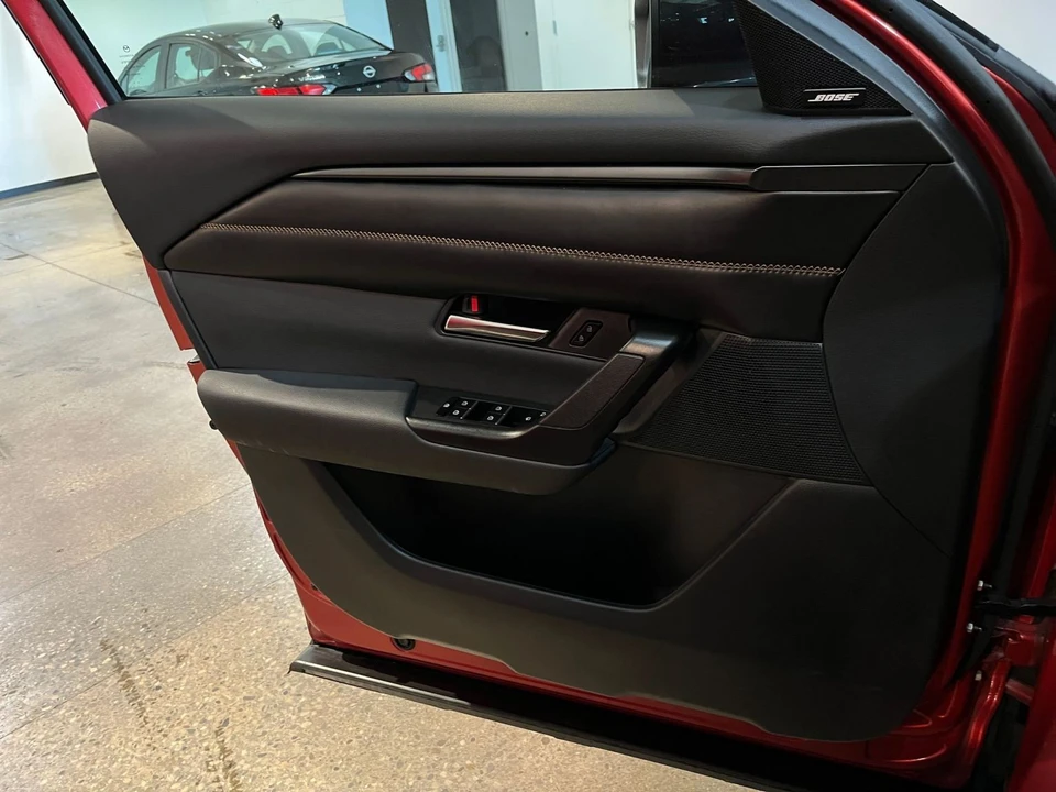 2025 Mazda - Image 17 of 31