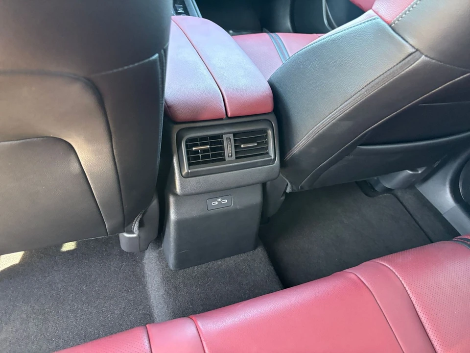 2025 Mazda CX-50 - Image 24 of 31