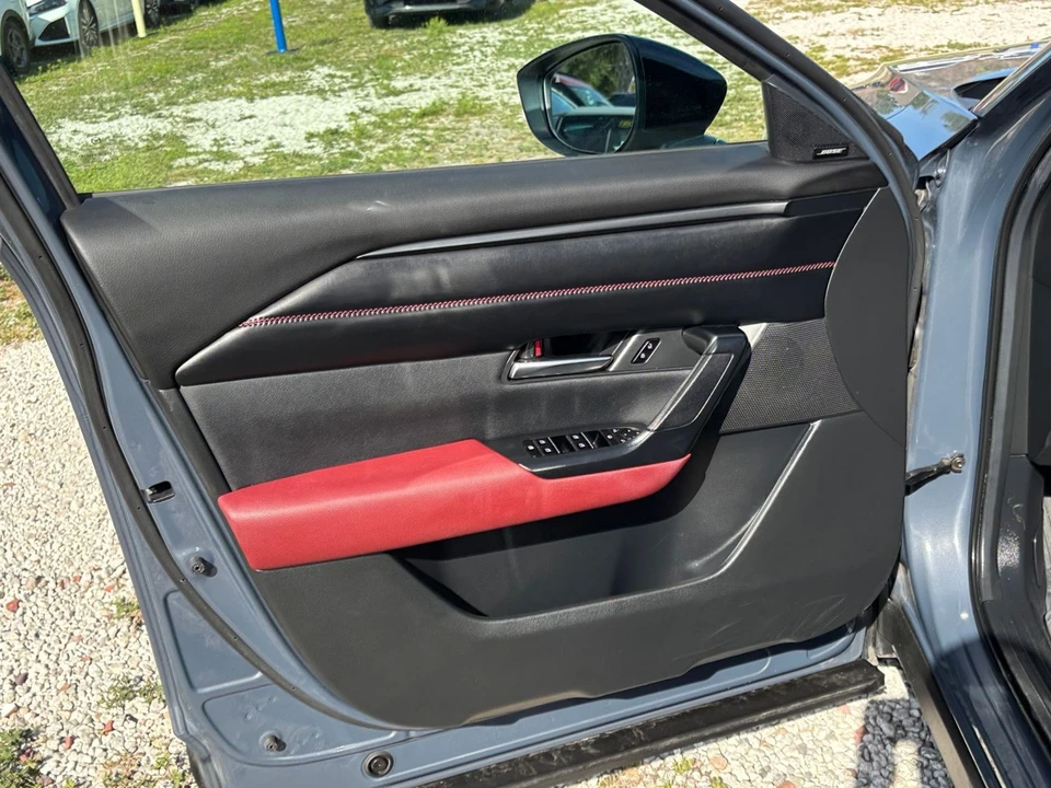 2025 Mazda CX-50 - Image 17 of 31