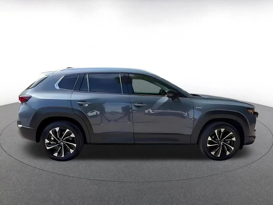 2025 Mazda CX-50 - Image 18 of 31