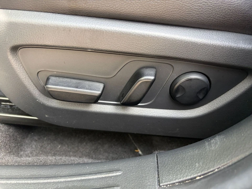 2025 Mazda CX-50 - Image 24 of 31