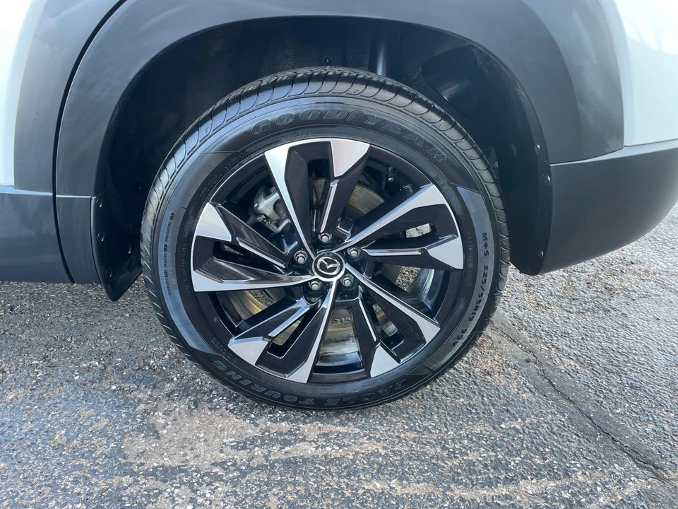 2025 Mazda CX-50 - Image 27 of 31