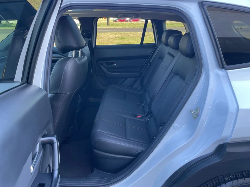 2025 Mazda CX-50 - Image 22 of 31