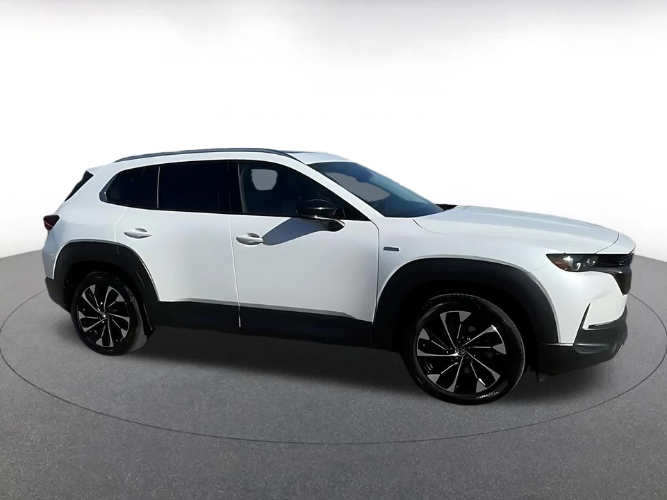 2025 Mazda CX-50 - Image 13 of 31