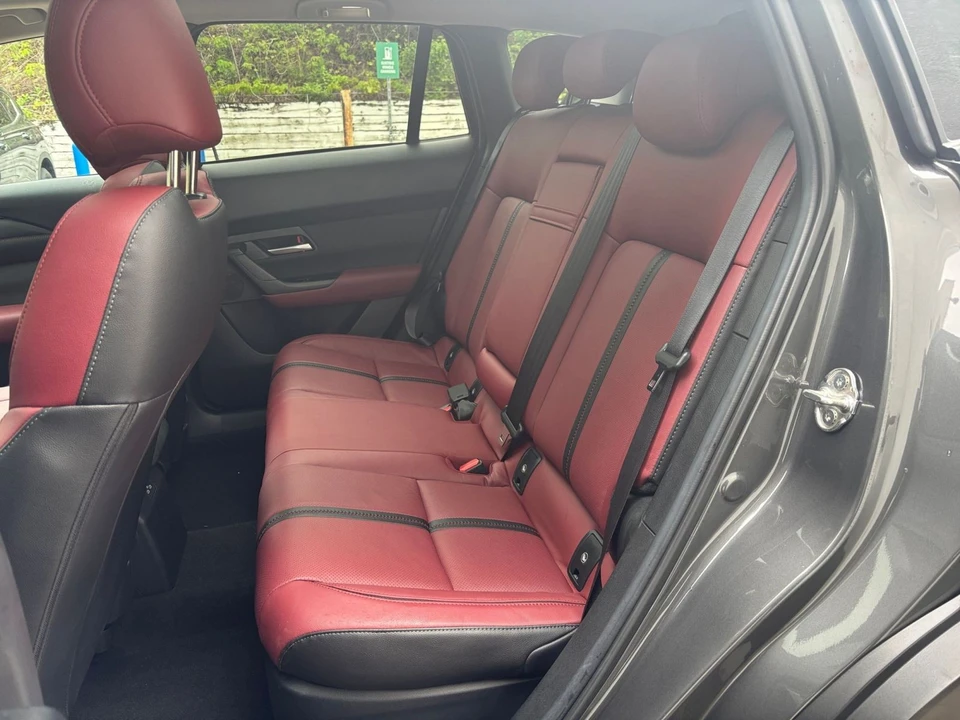 2025 Mazda CX-50 - Image 23 of 31
