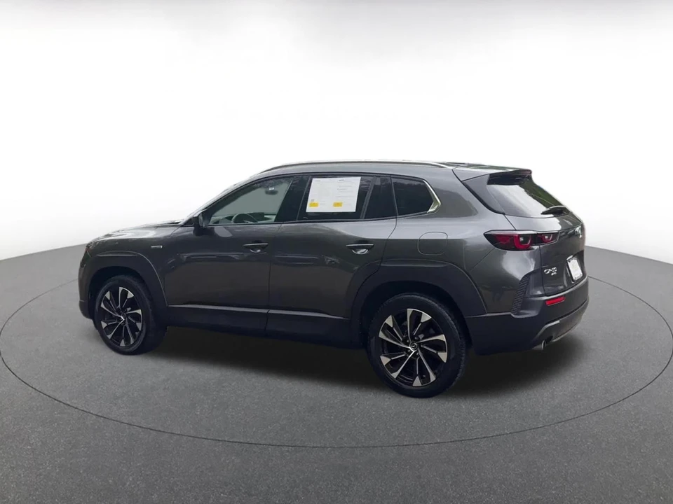 2025 Mazda CX-50 - Image 8 of 31