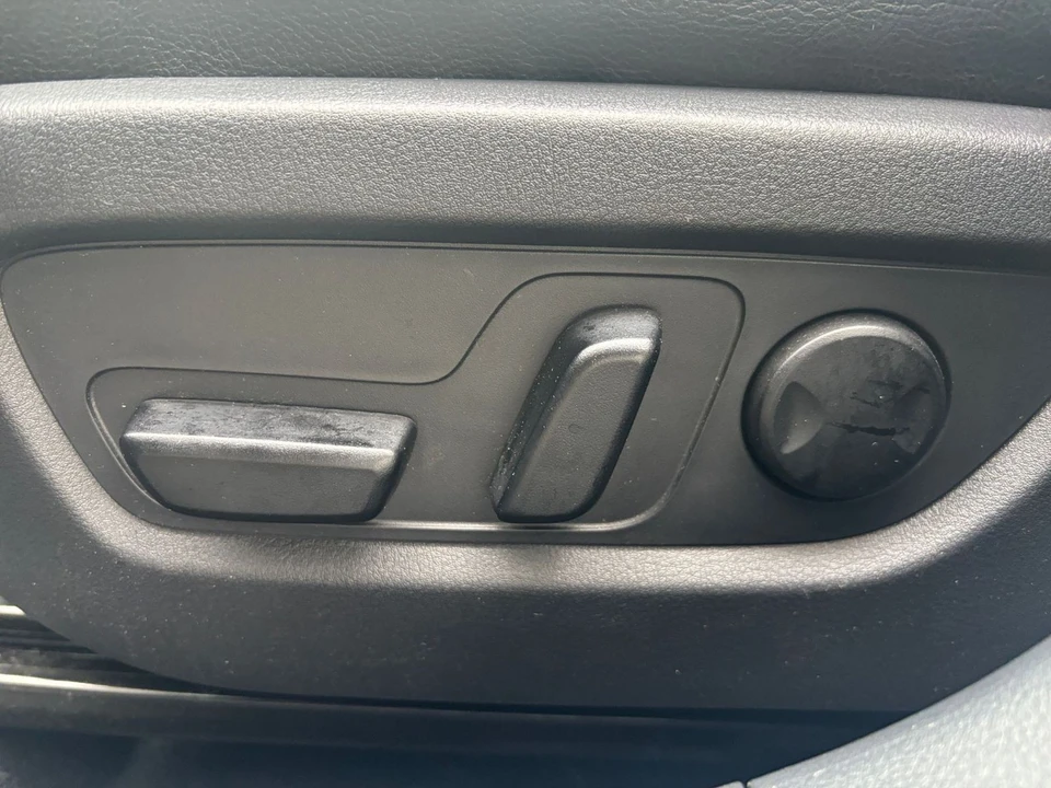 2025 Mazda CX-50 - Image 19 of 31