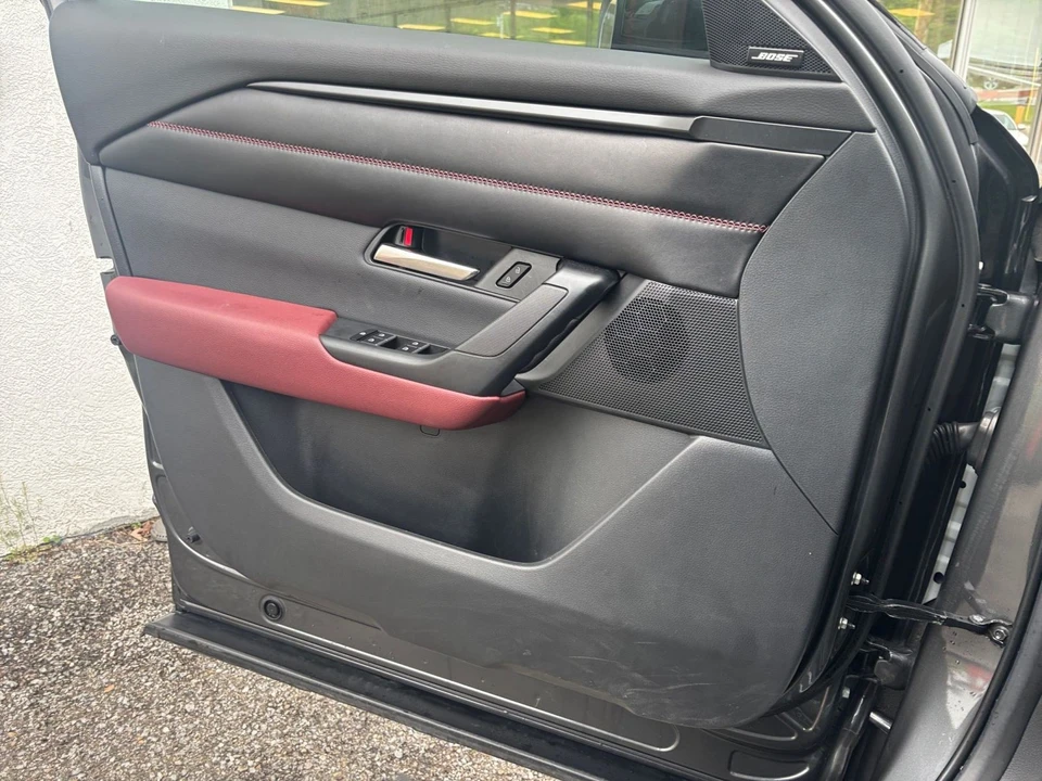 2025 Mazda CX-50 - Image 15 of 31