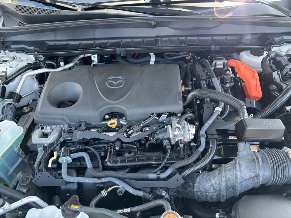 2025 Mazda CX-50 - Image 30 of 31
