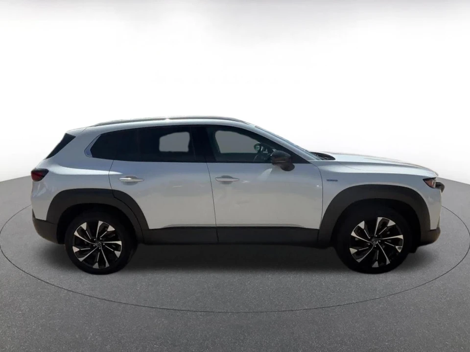 2025 Mazda CX-50 - Image 15 of 31