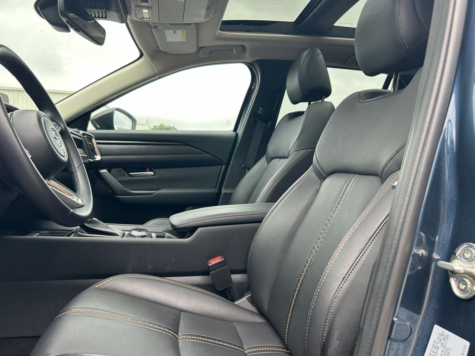 2025 Mazda CX-50 - Image 25 of 31
