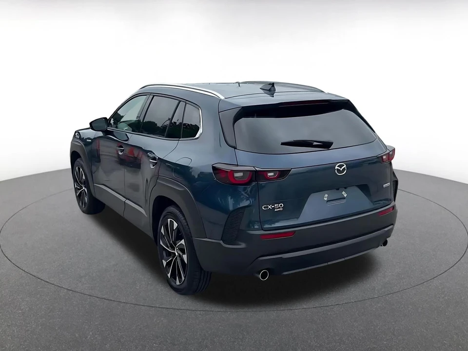 2025 Mazda CX-50 - Image 13 of 31