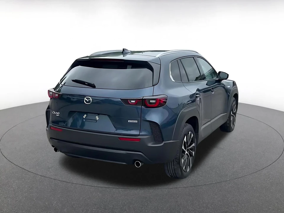 2025 Mazda CX-50 - Image 16 of 31