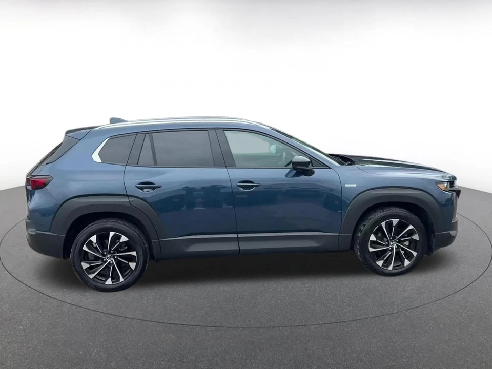 2025 Mazda CX-50 - Image 18 of 31