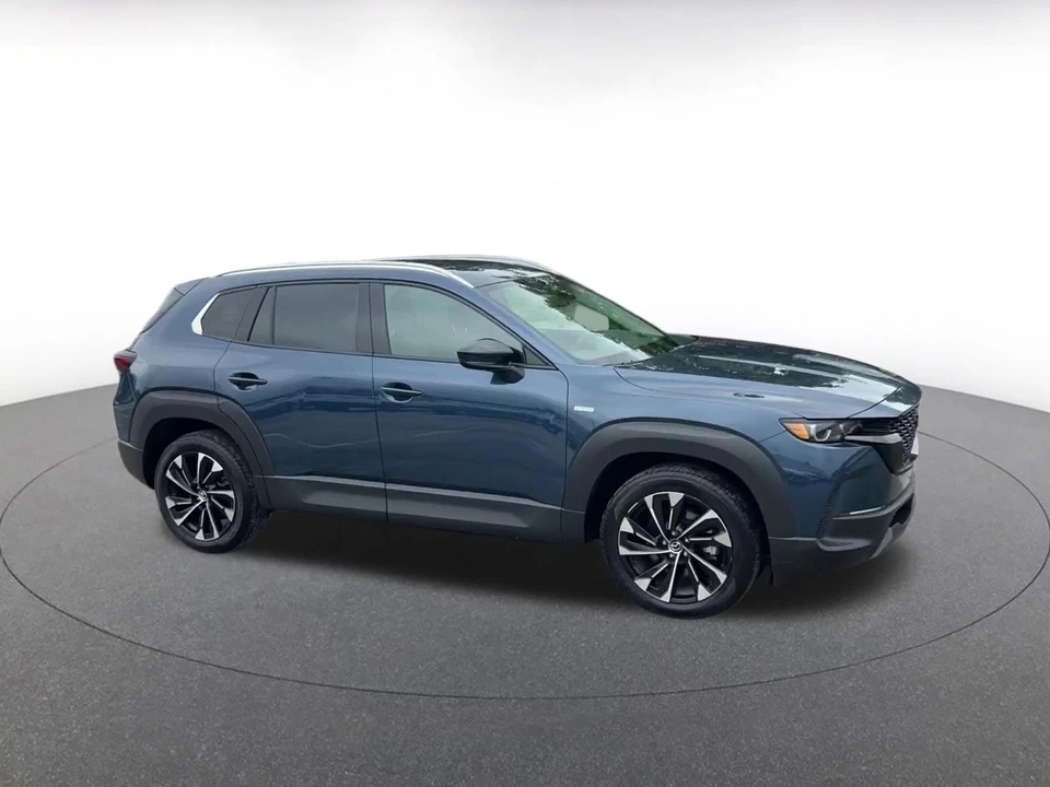2025 Mazda CX-50 - Image 2 of 31