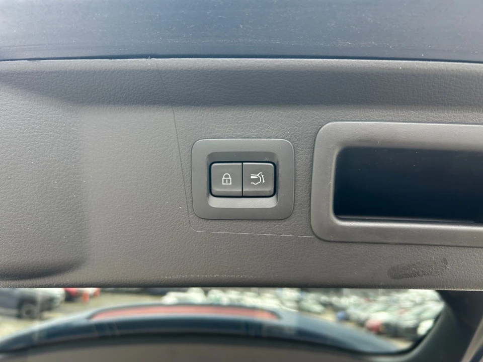 2025 Mazda CX-50 - Image 22 of 31
