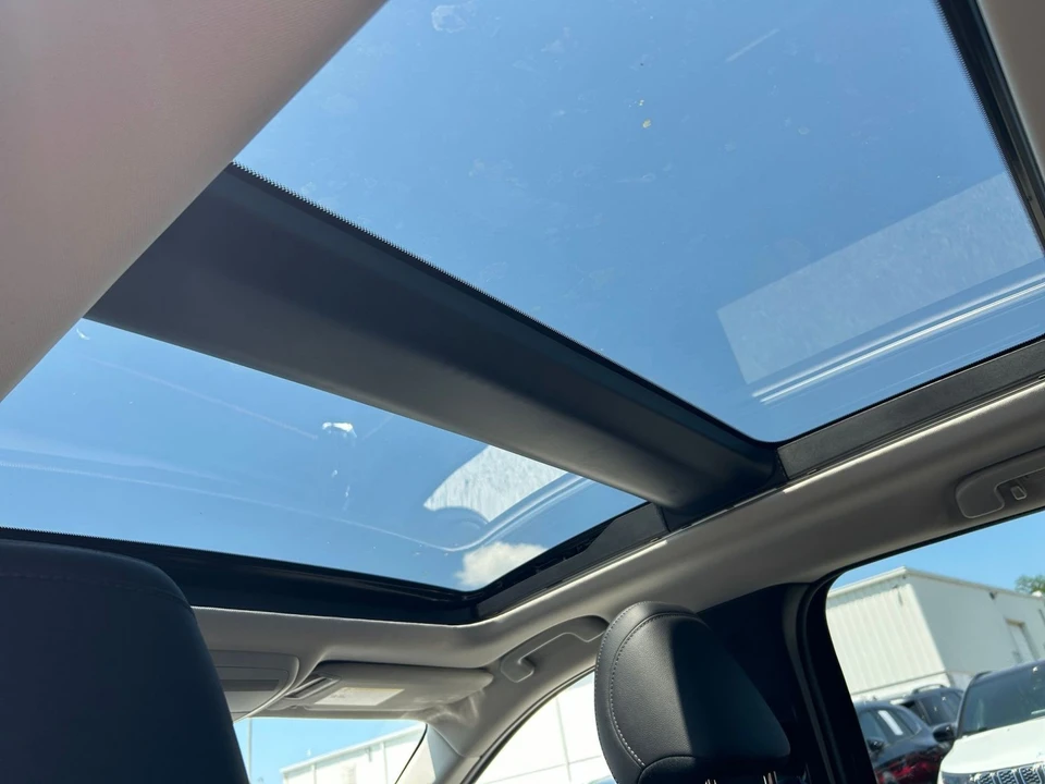 2025 Mazda CX-50 - Image 22 of 31