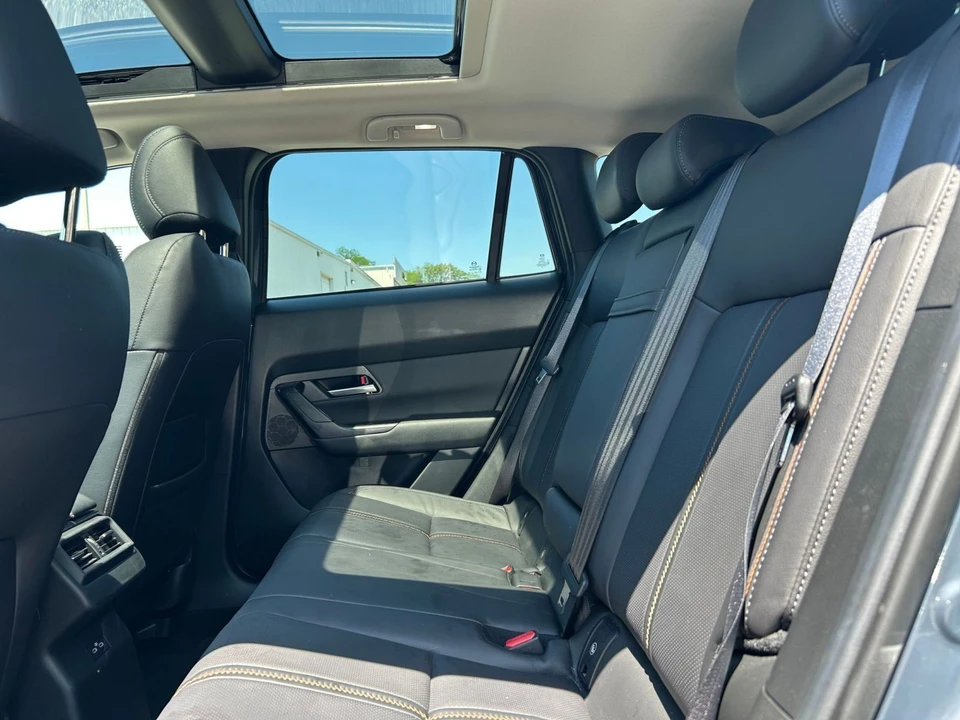 2025 Mazda CX-50 - Image 20 of 31
