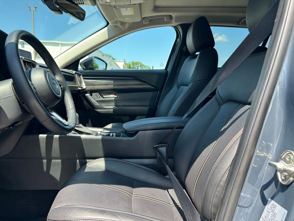 2025 Mazda CX-50 - Image 21 of 31