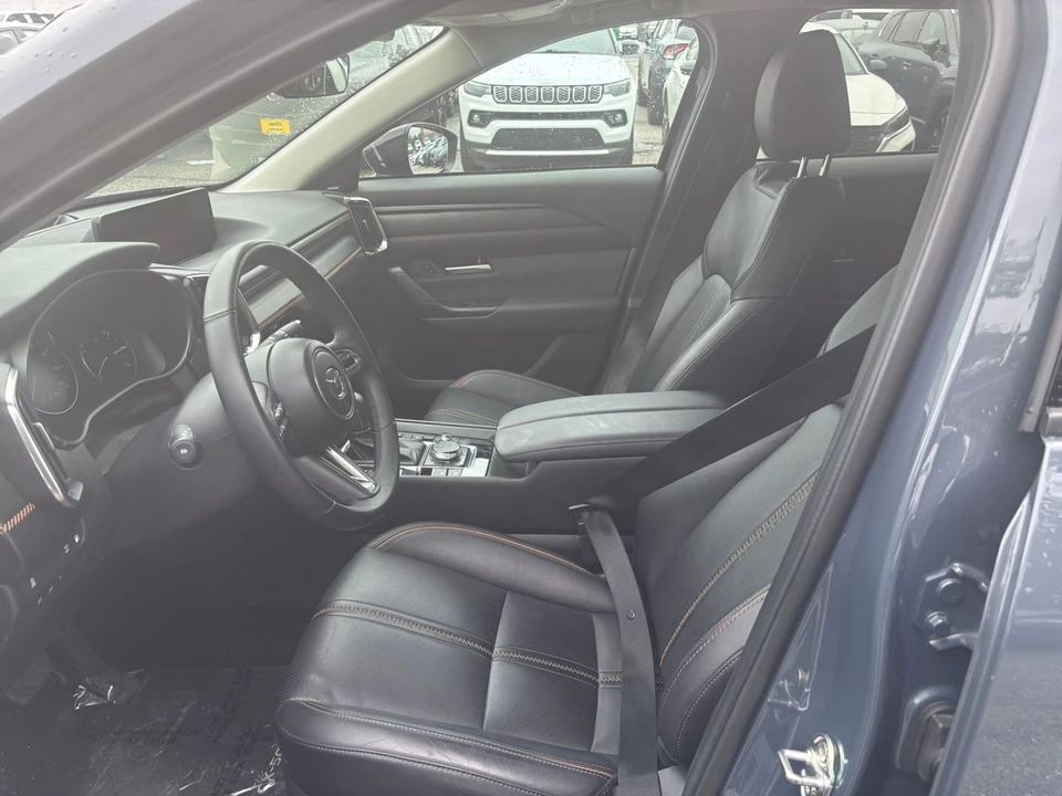 2025 Mazda CX-50 - Image 24 of 31
