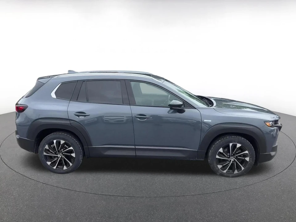2025 Mazda CX-50 - Image 15 of 31