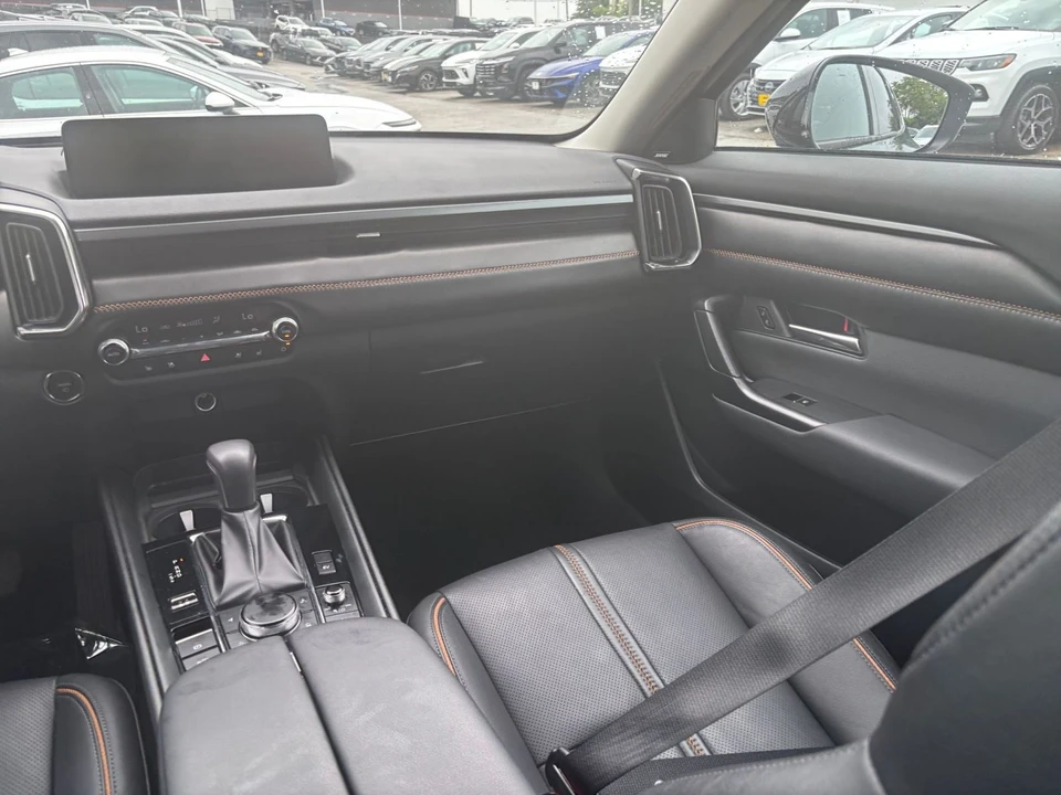 2025 Mazda CX-50 - Image 27 of 31