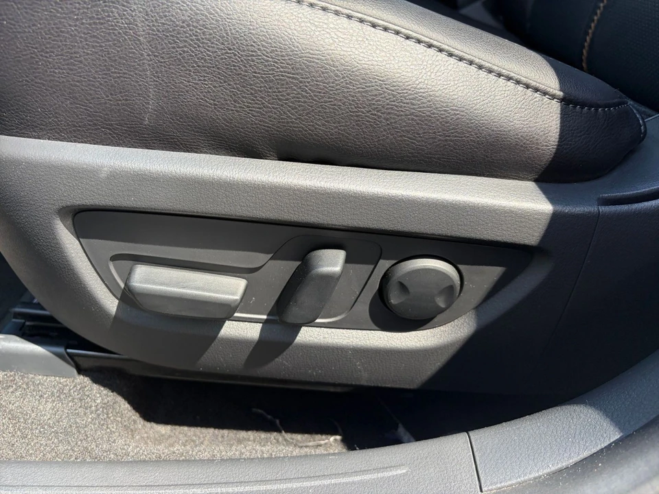2025 Mazda CX-50 - Image 24 of 31