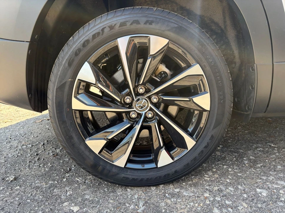 2025 Mazda CX-50 - Image 27 of 31