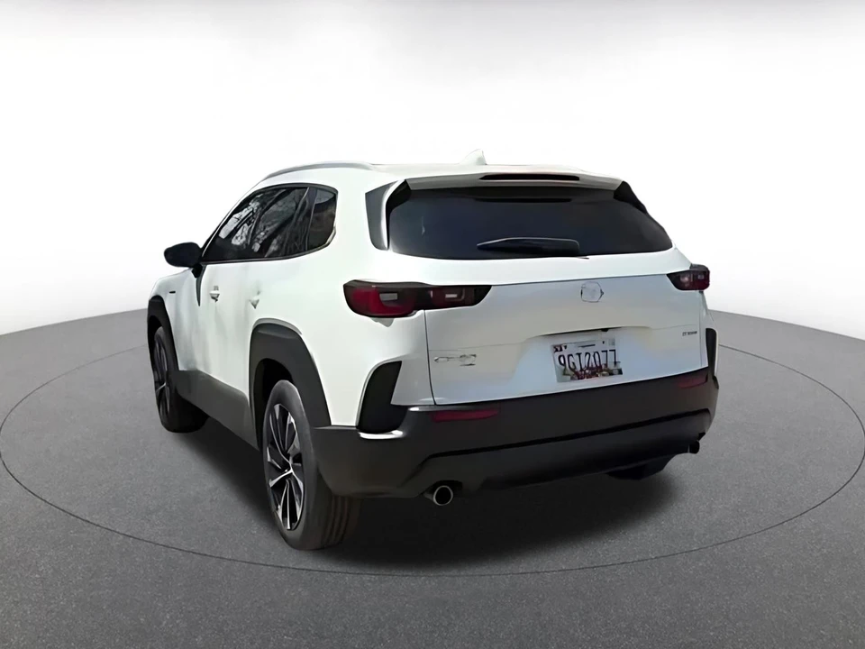 2025 Mazda CX-50 - Image 18 of 31