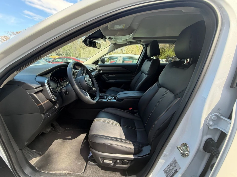 2025 Mazda CX-50 - Image 23 of 31
