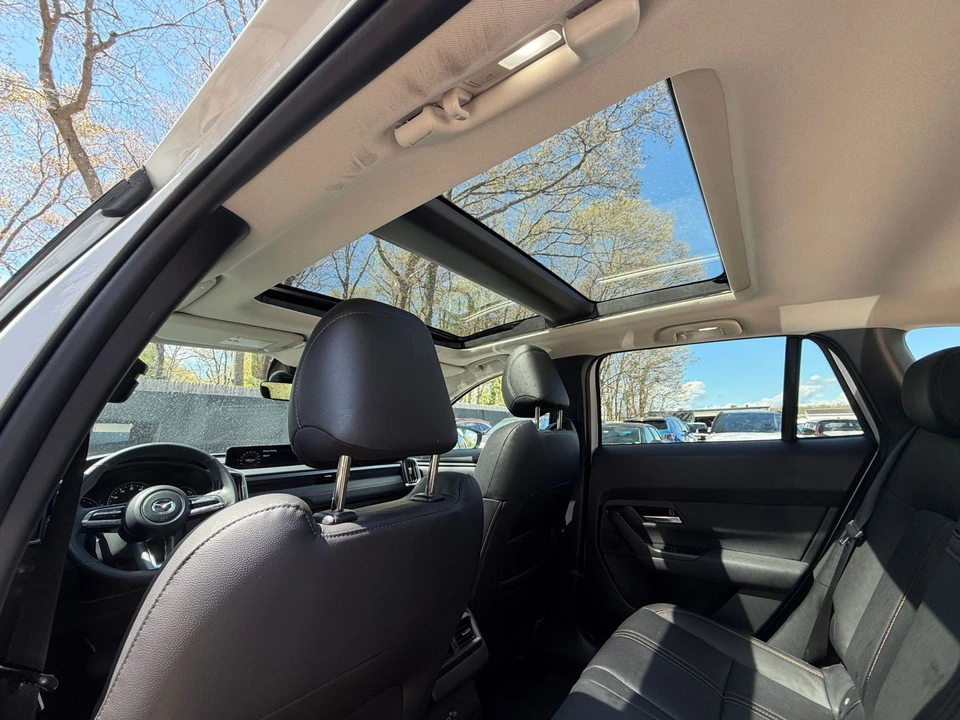 2025 Mazda CX-50 - Image 25 of 31