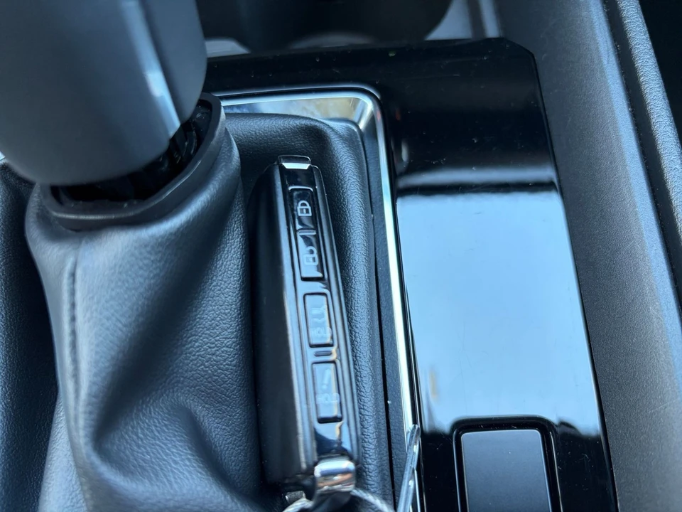 2025 Mazda CX-50 - Image 23 of 31