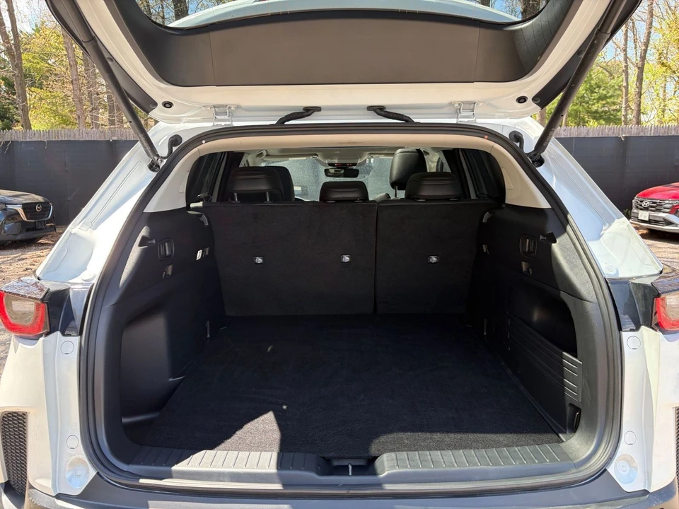 2025 Mazda CX-50 - Image 28 of 31