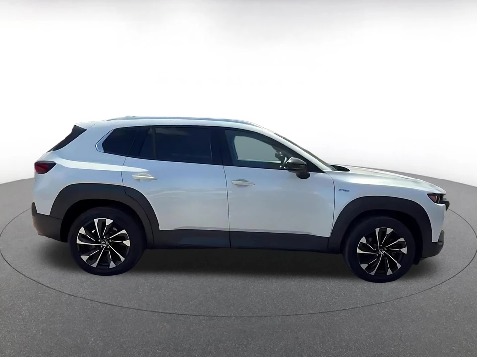 2025 Mazda CX-50 - Image 17 of 31