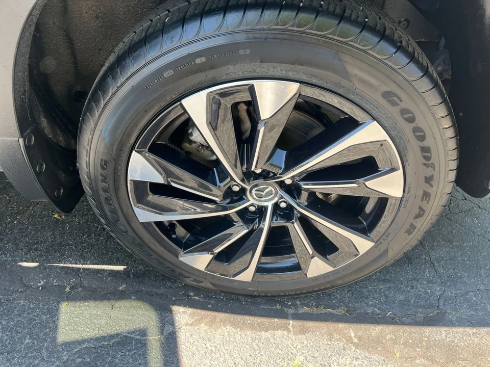 2025 Mazda CX-50 - Image 23 of 31