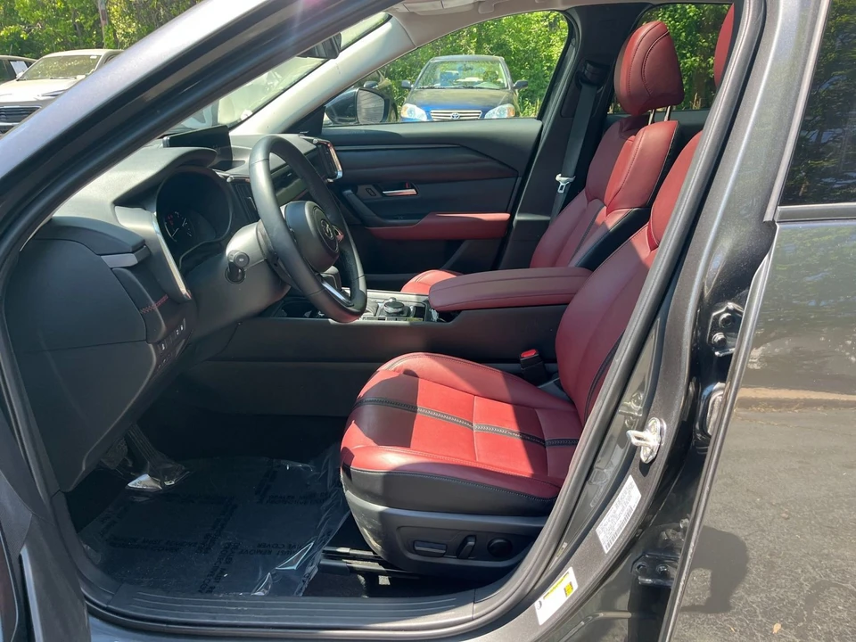 2025 Mazda CX-50 - Image 20 of 31
