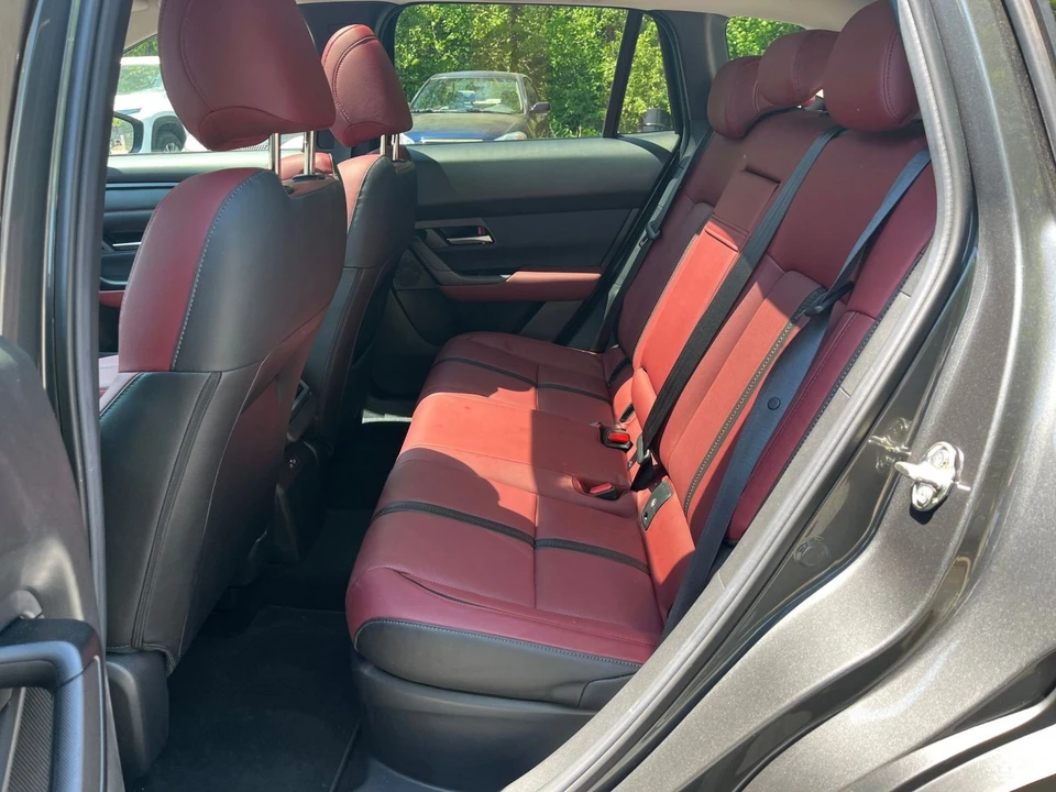 2025 Mazda CX-50 - Image 19 of 31