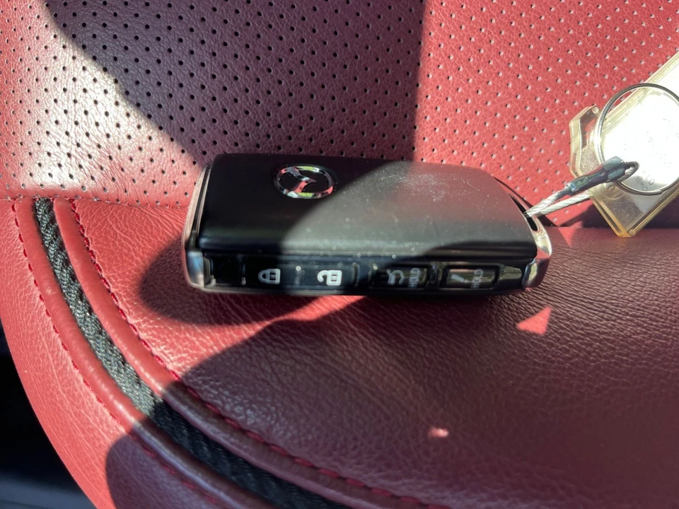 2025 Mazda CX-50 - Image 16 of 31