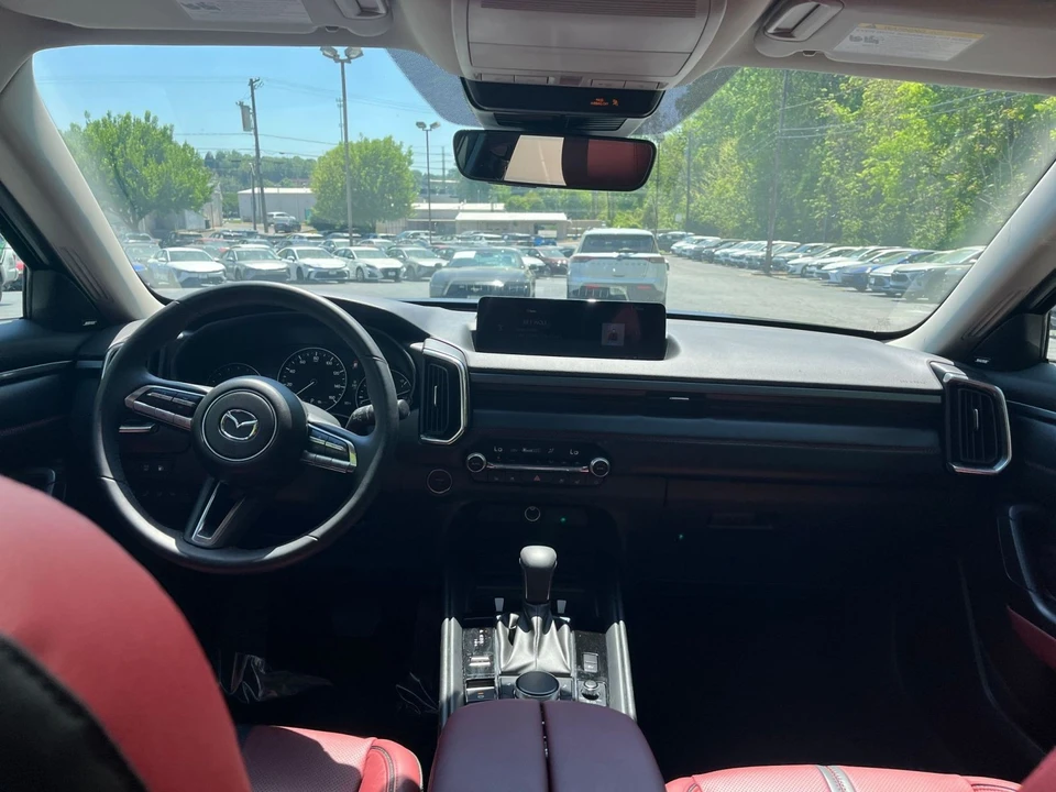 2025 Mazda CX-50 - Image 26 of 31