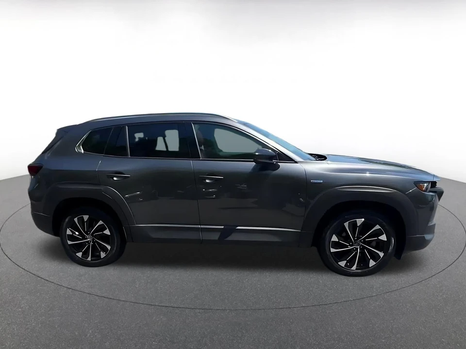 2025 Mazda CX-50 - Image 12 of 31