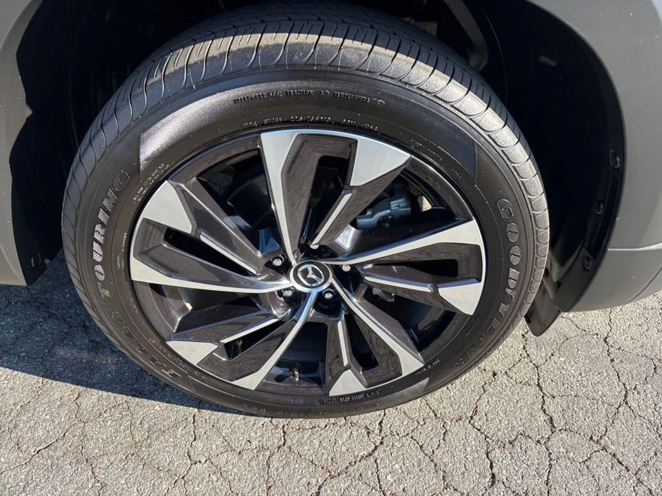 2025 Mazda CX-50 - Image 28 of 31