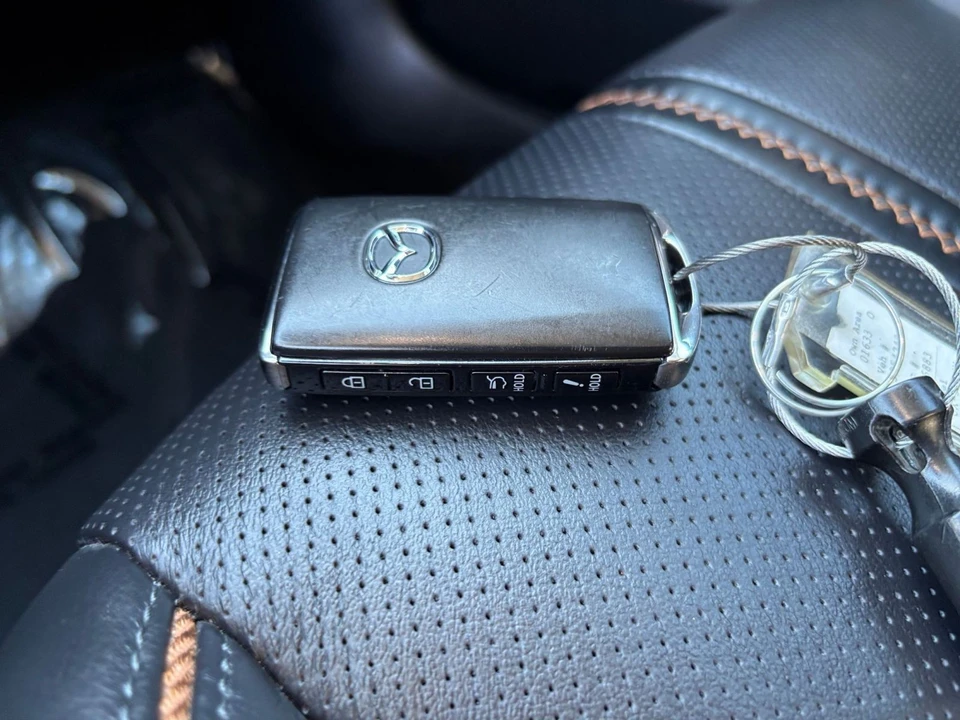 2025 Mazda CX-50 - Image 18 of 31