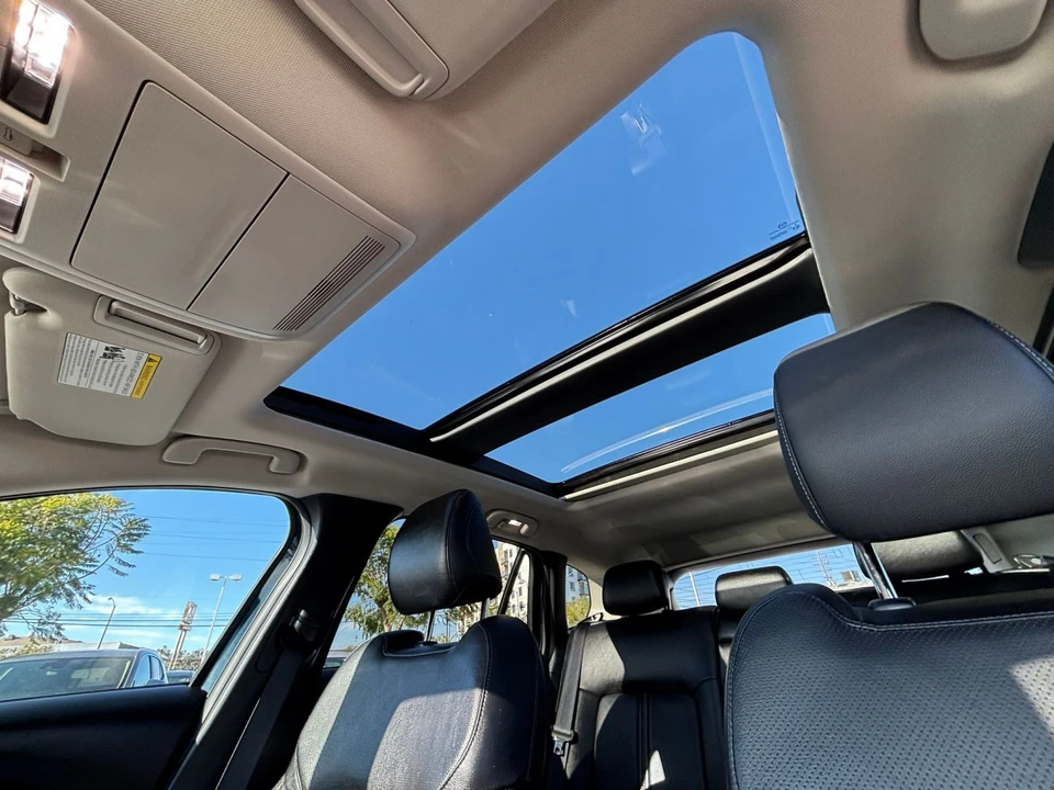 2025 Mazda CX-50 - Image 26 of 31
